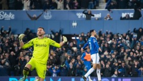 多米APP下载- 曼城官宣签约风云突变上海海港冲刺阶段单刀错失，媒体一致点评：清晨瓦伦西亚备战英超